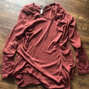 Long Sleeve with lace lower sleeves